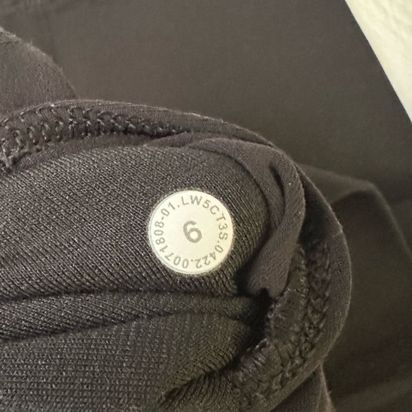 Lululemon Align Pant II 25" - Black SZ 6 - Picture 6 of 6